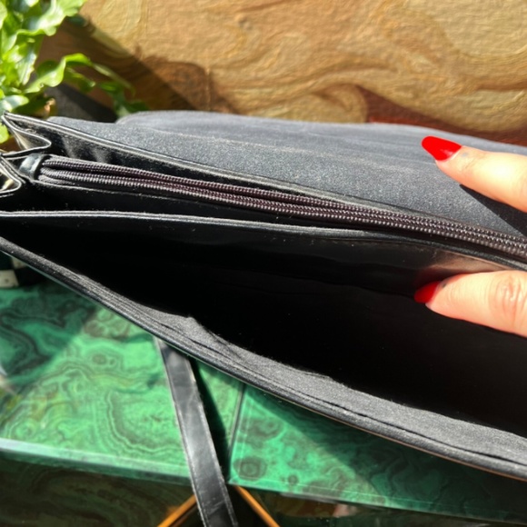 Black Leather Briefcase with Horse Head Closure - Picture 7 of 9